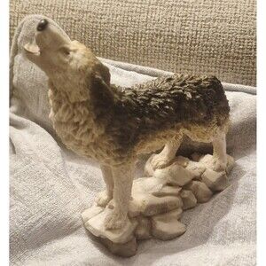 Vtg 1988 Sticker 1980 Carved Castagna Howling Wolf Painted Resin Sculpture